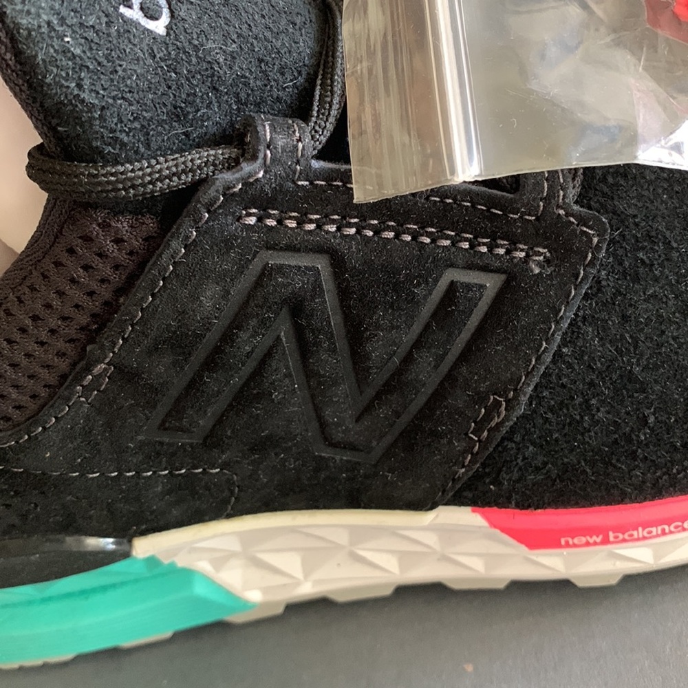 New Balance - Picture 7 of 9